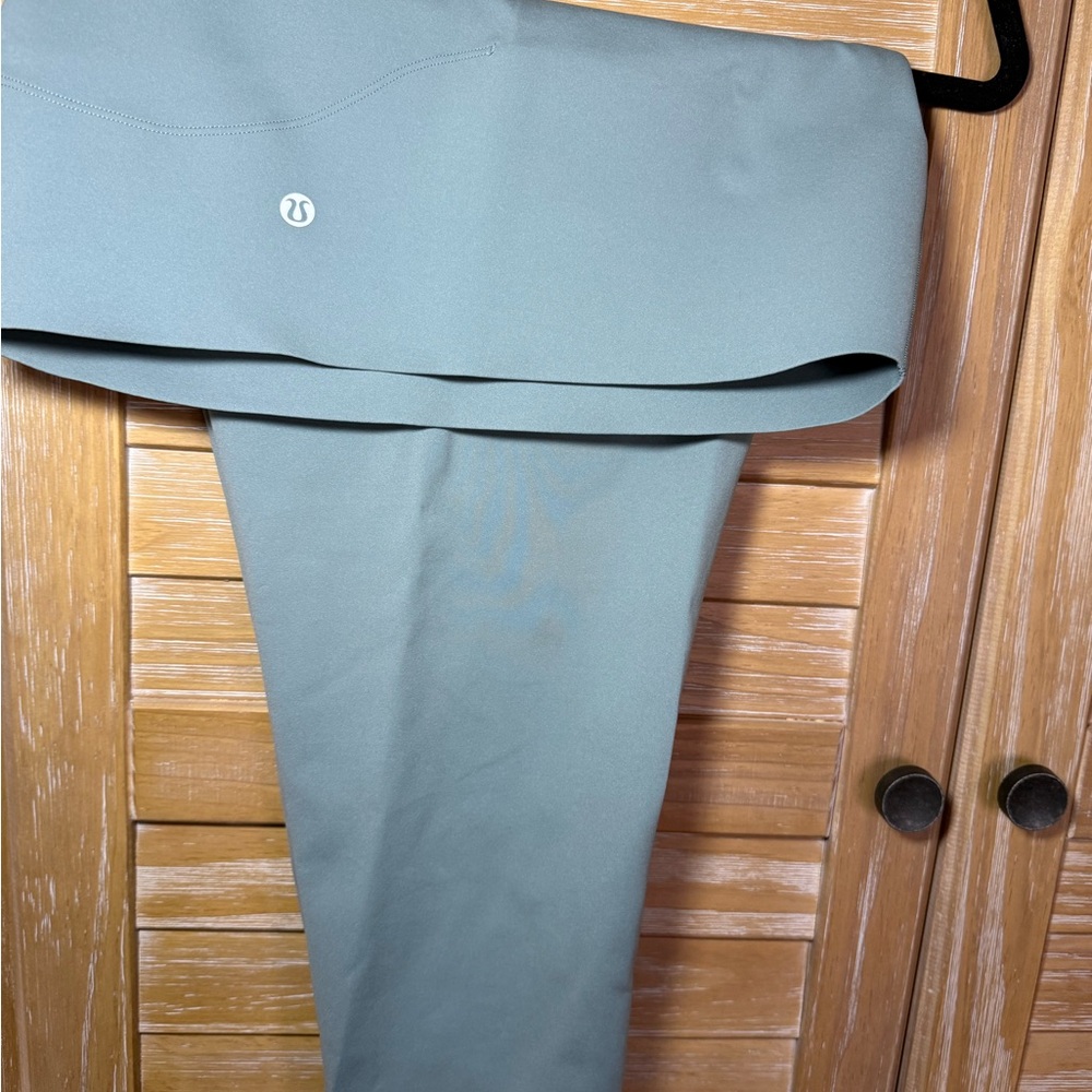 Lululemon glow up tights crater Blue Leggings size 12 - gently worn